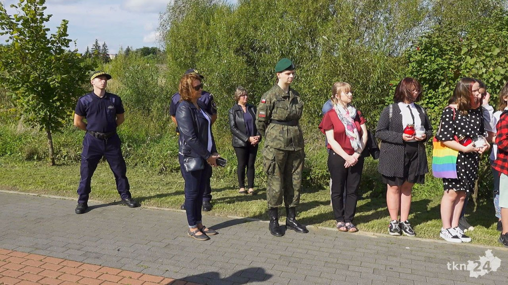 Patriotyczne spotkanie na Alejach Katyńskich. To początek `Koneckiego Września` [wideo, zdjęcia]
