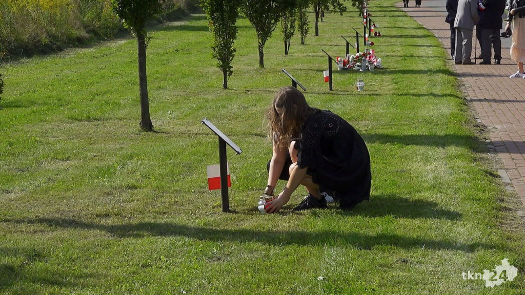 Patriotyczne spotkanie na Alejach Katyńskich. To początek `Koneckiego Września` [wideo, zdjęcia]