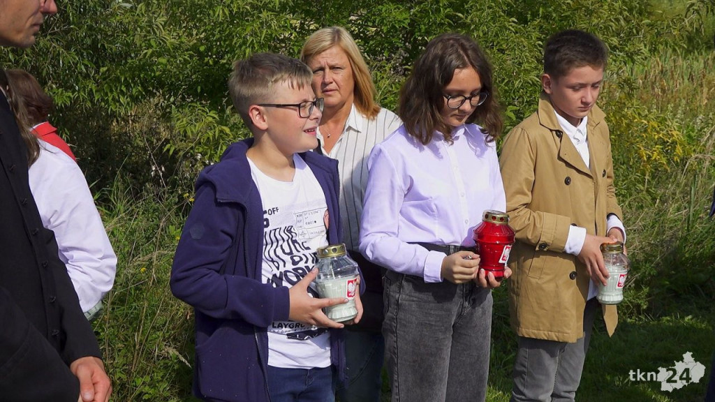 Patriotyczne spotkanie na Alejach Katyńskich. To początek `Koneckiego Września` [wideo, zdjęcia]