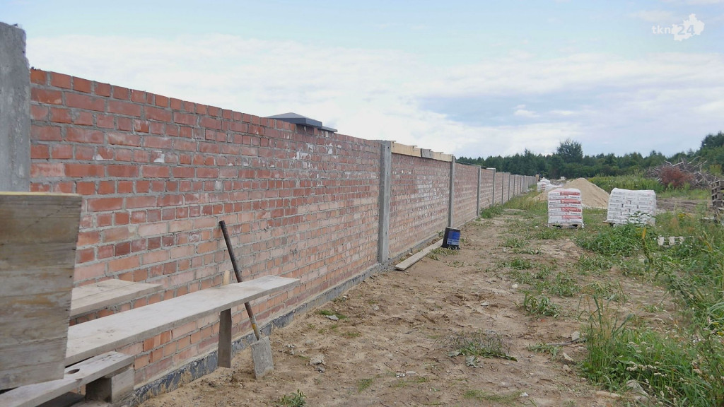 Trwają prace na cmentarzu. Będzie też nowa droga [wideo, zdjęcia]