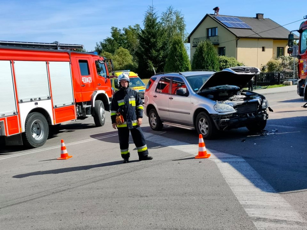 Kolizja z udziałem trzech aut w Smykowie [zdjęcia]
