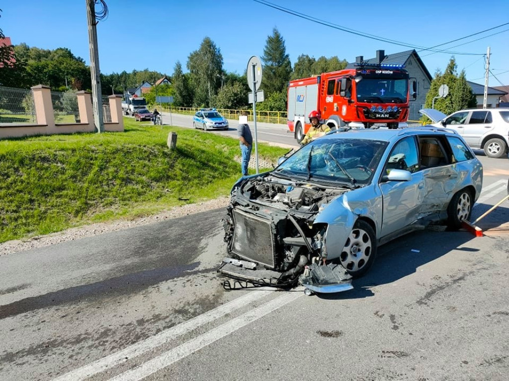 Kolizja z udziałem trzech aut w Smykowie [zdjęcia]
