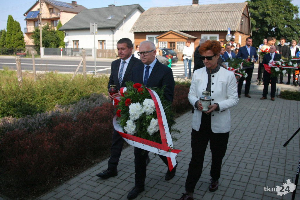 Społeczność Kazanowa pamięta o swoich bohaterach [wideo, zdjęcia]