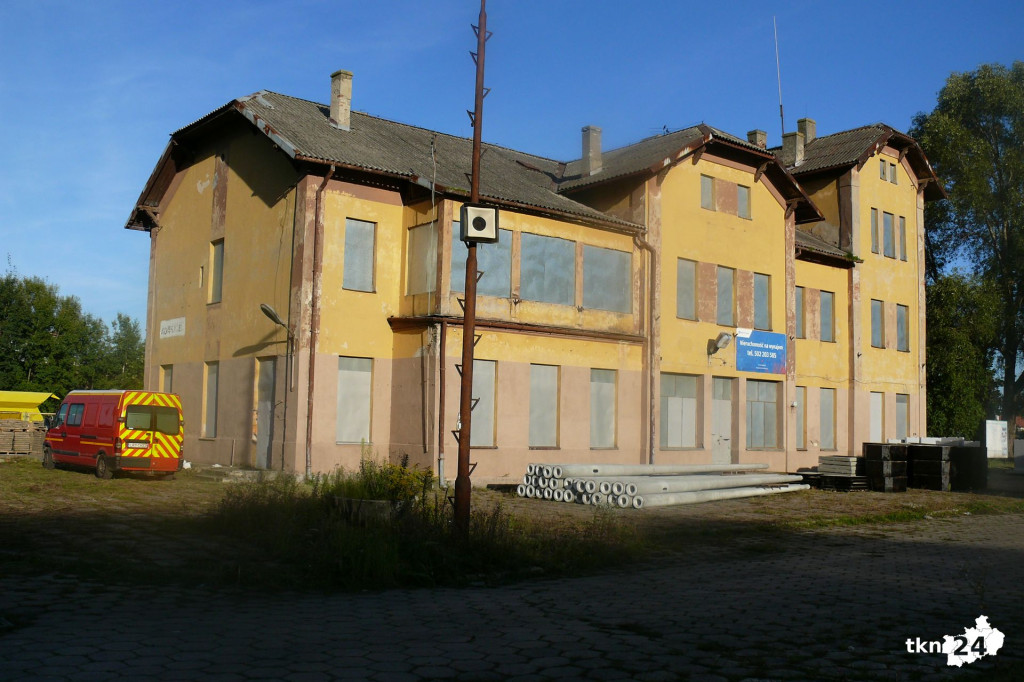 Prace na peronach trwają. Od grudnia kolej osobowa wraca