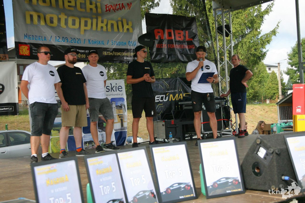 Motopiknik nie zawodzi. Mnóstwo aut i wiele atrakcji na osirze [wideo, zdjęcia]