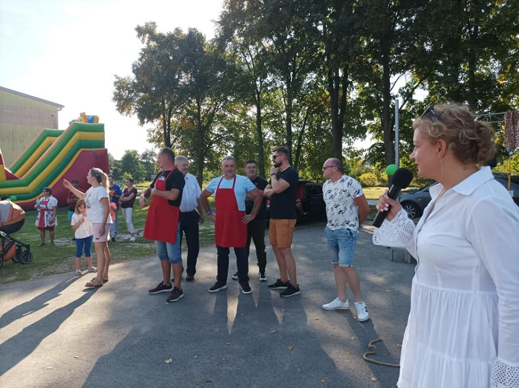 Tańce i świetna zabawa na festynie KGW `Pod Dębami` [wideo, zdjęcia]