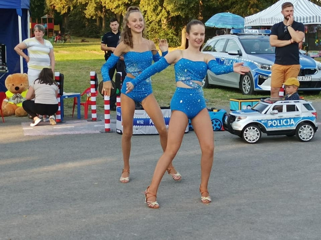 Tańce i świetna zabawa na festynie KGW `Pod Dębami` [wideo, zdjęcia]