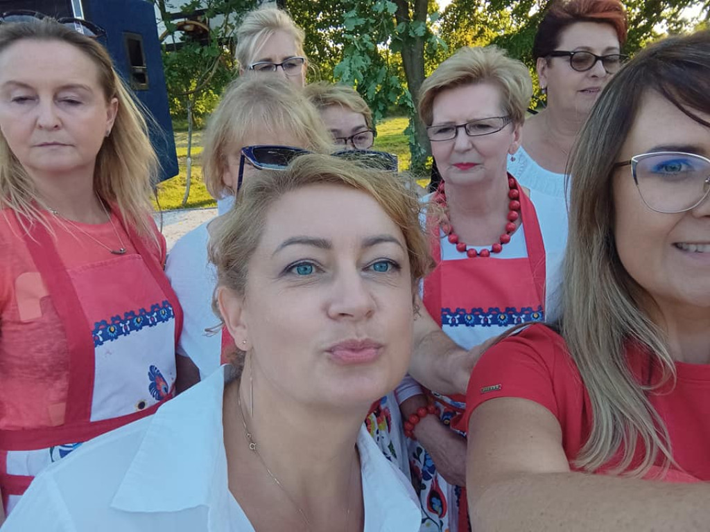 Tańce i świetna zabawa na festynie KGW `Pod Dębami` [wideo, zdjęcia]