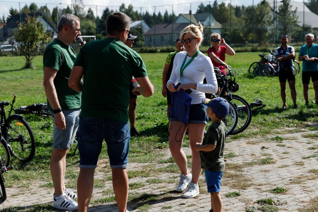 Mieszkańcy powiatu skarżyskiego i koneckiego na rowerowym szlaku [zdjęcia]