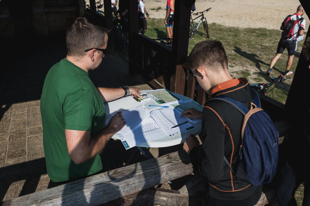 Mieszkańcy powiatu skarżyskiego i koneckiego na rowerowym szlaku [zdjęcia]