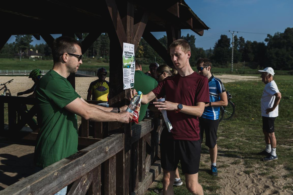 Mieszkańcy powiatu skarżyskiego i koneckiego na rowerowym szlaku [zdjęcia]