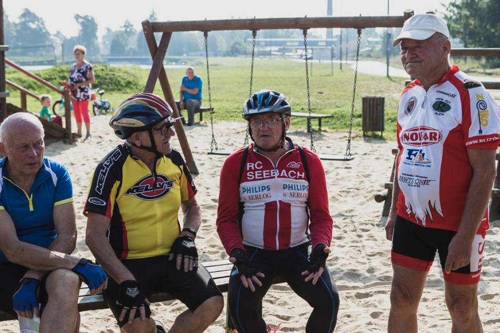 Mieszkańcy powiatu skarżyskiego i koneckiego na rowerowym szlaku [zdjęcia]