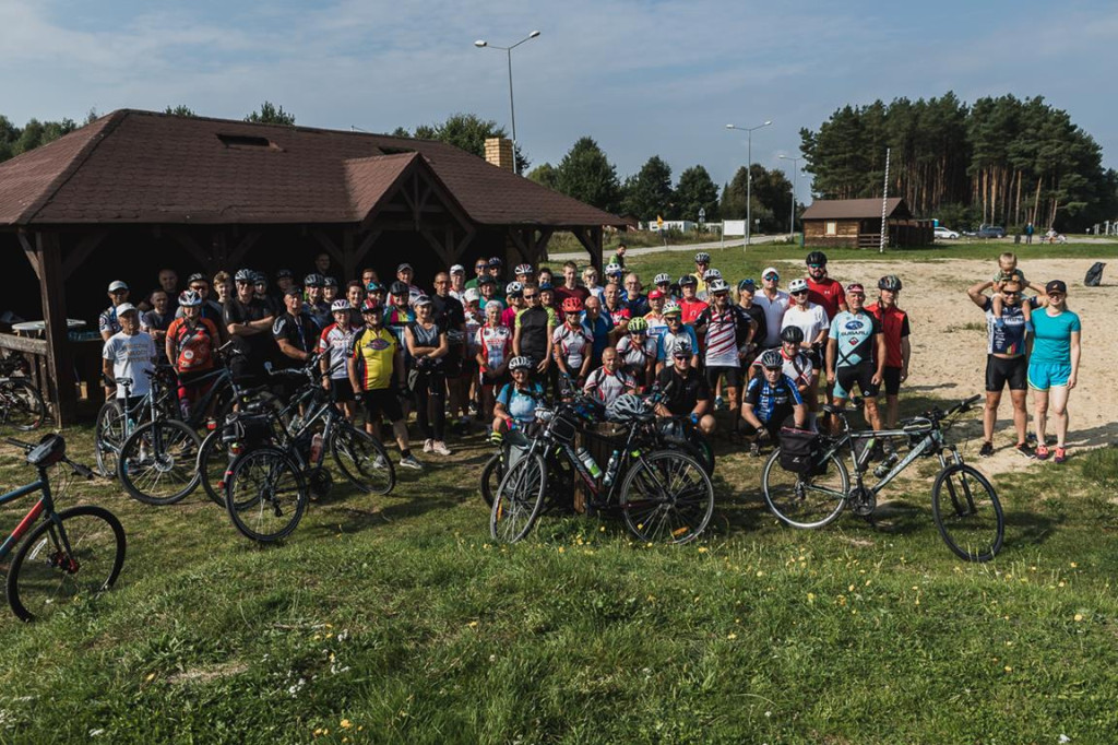 Mieszkańcy powiatu skarżyskiego i koneckiego na rowerowym szlaku [zdjęcia]
