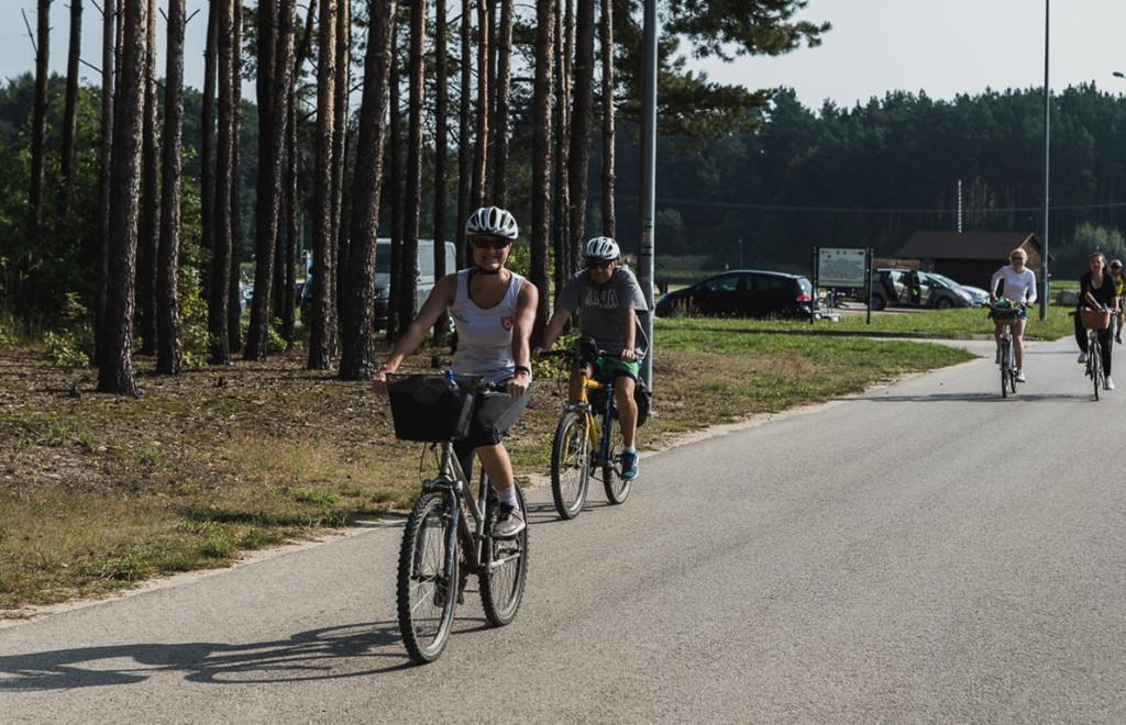 Mieszkańcy powiatu skarżyskiego i koneckiego na rowerowym szlaku [zdjęcia]