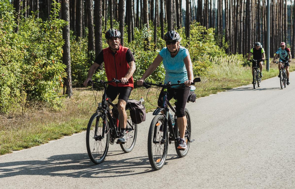 Mieszkańcy powiatu skarżyskiego i koneckiego na rowerowym szlaku [zdjęcia]