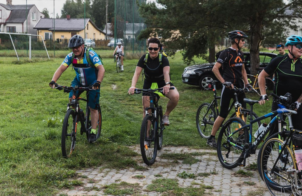 Mieszkańcy powiatu skarżyskiego i koneckiego na rowerowym szlaku [zdjęcia]