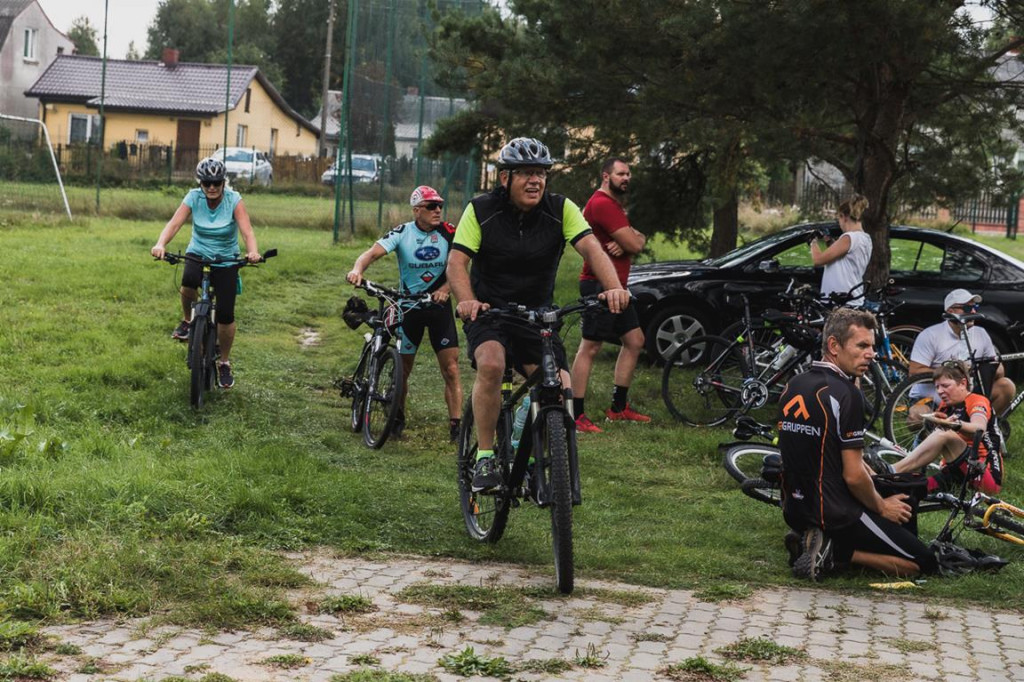 Mieszkańcy powiatu skarżyskiego i koneckiego na rowerowym szlaku [zdjęcia]