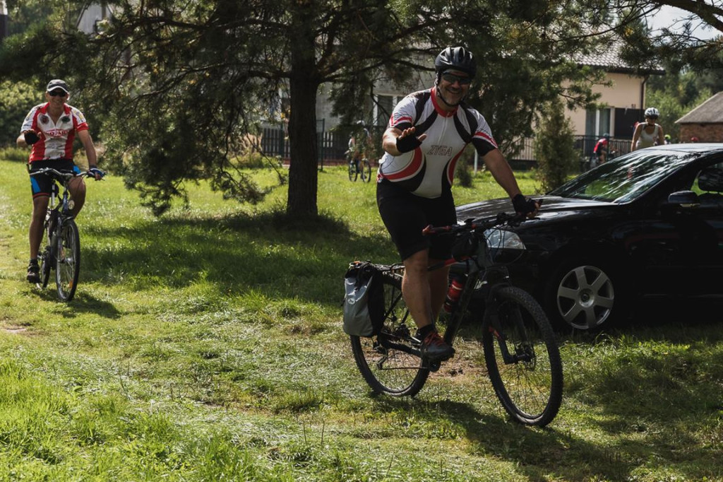 Mieszkańcy powiatu skarżyskiego i koneckiego na rowerowym szlaku [zdjęcia]