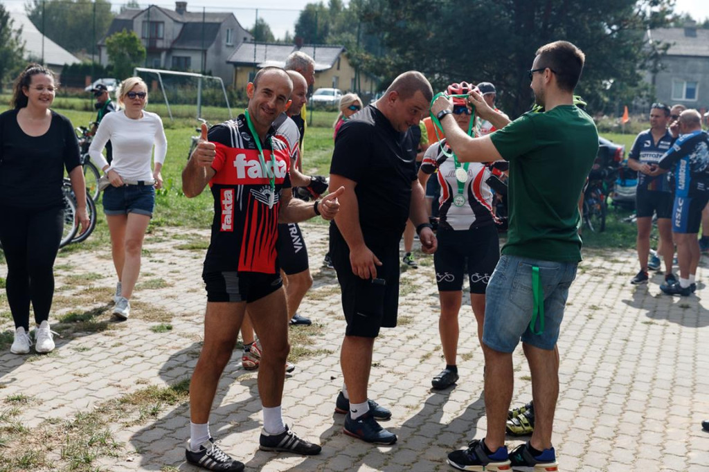Mieszkańcy powiatu skarżyskiego i koneckiego na rowerowym szlaku [zdjęcia]