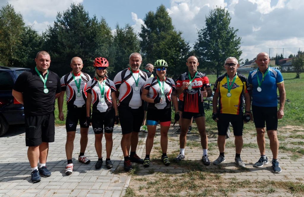 Mieszkańcy powiatu skarżyskiego i koneckiego na rowerowym szlaku [zdjęcia]