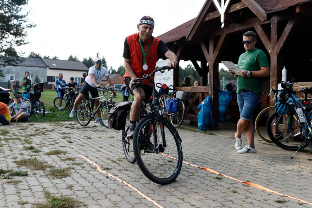 Mieszkańcy powiatu skarżyskiego i koneckiego na rowerowym szlaku [zdjęcia]