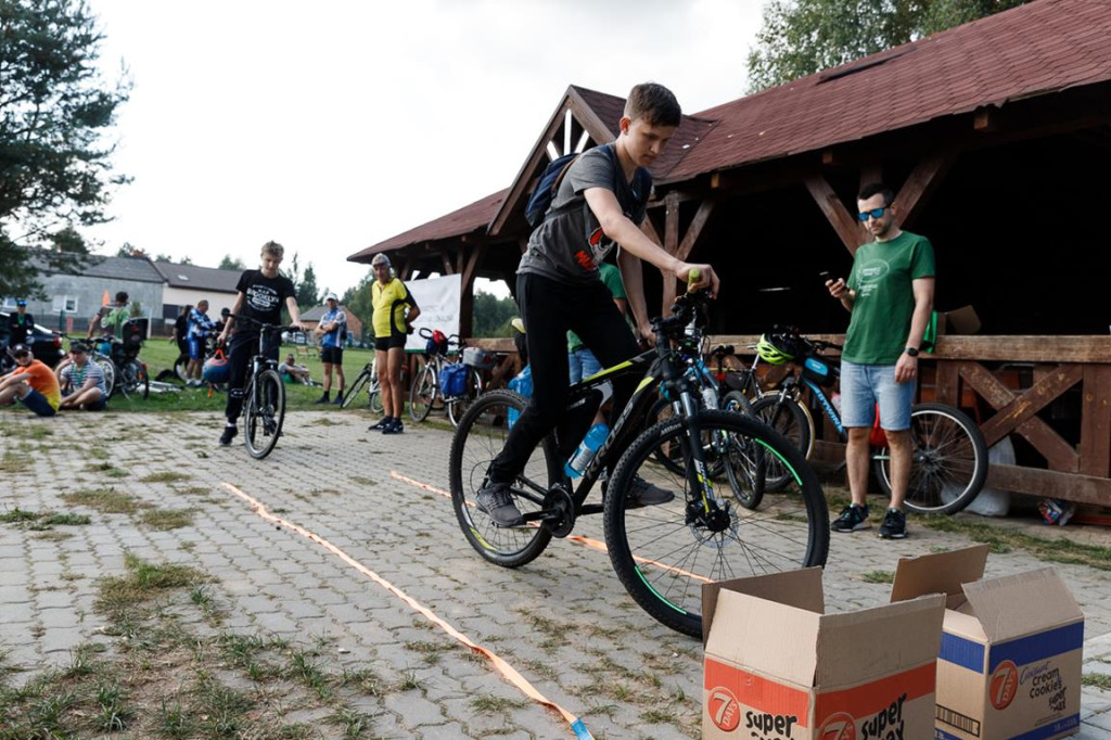 Mieszkańcy powiatu skarżyskiego i koneckiego na rowerowym szlaku [zdjęcia]