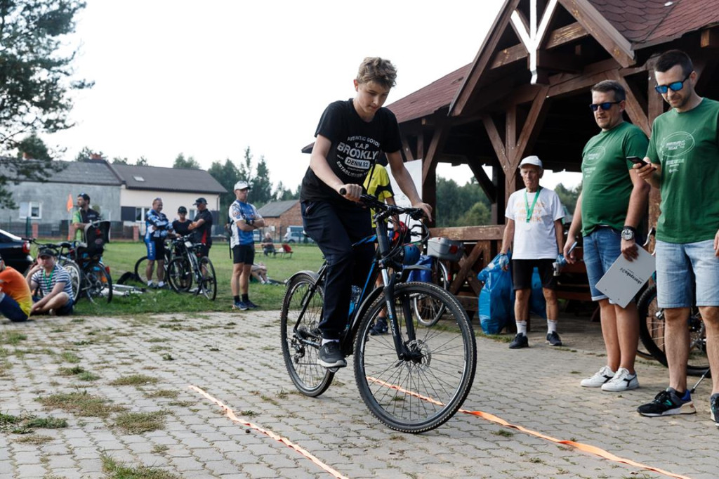 Mieszkańcy powiatu skarżyskiego i koneckiego na rowerowym szlaku [zdjęcia]