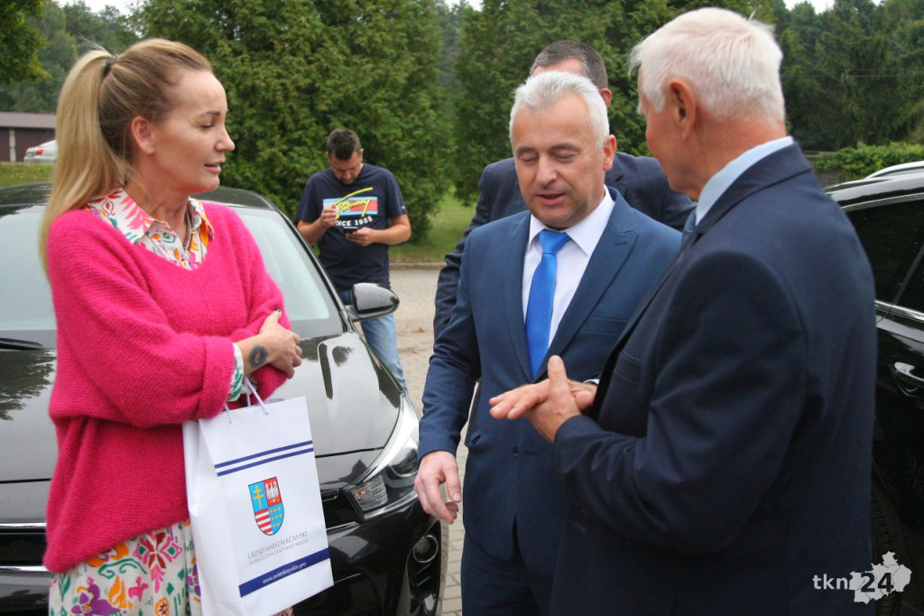 Marszałek z wizytą w gospodarstwie rybackim i domu seniora [wideo, zdjęcia]