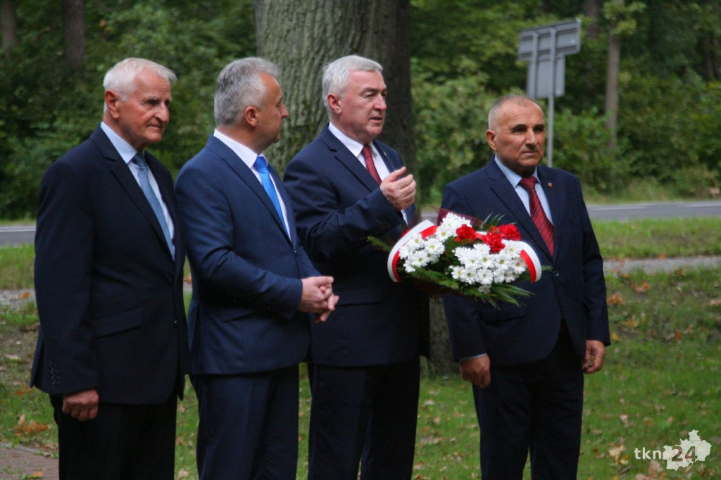 Marszałek z wizytą w gospodarstwie rybackim i domu seniora [wideo, zdjęcia]