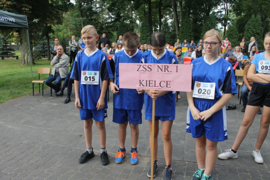 Sportowa rywalizacja w SOSW w Baryczy [zdjęcia]
