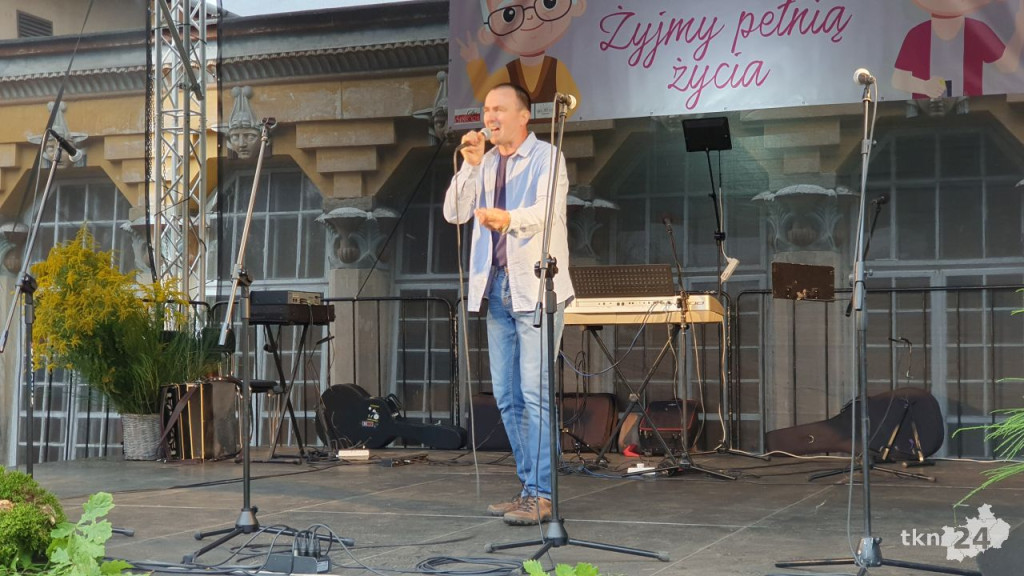 Święto seniorów w koneckim parku. Odbyły się `Senioralia` [wideo, zdjęcia]