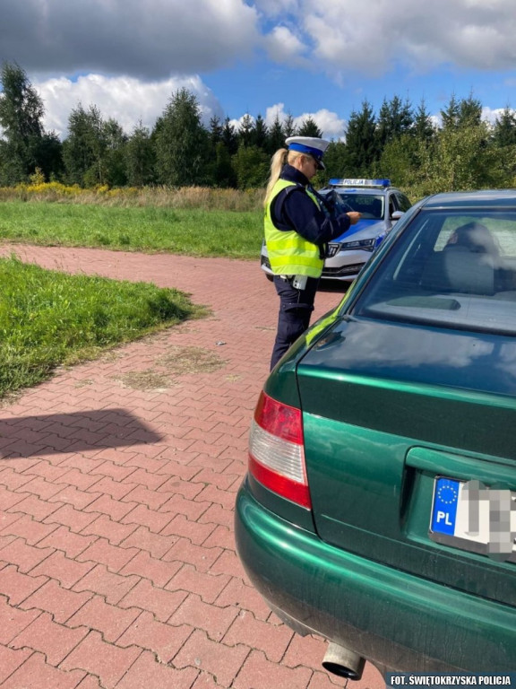 Profilaktyczna akcja koneckiej policji [zdjęcia]