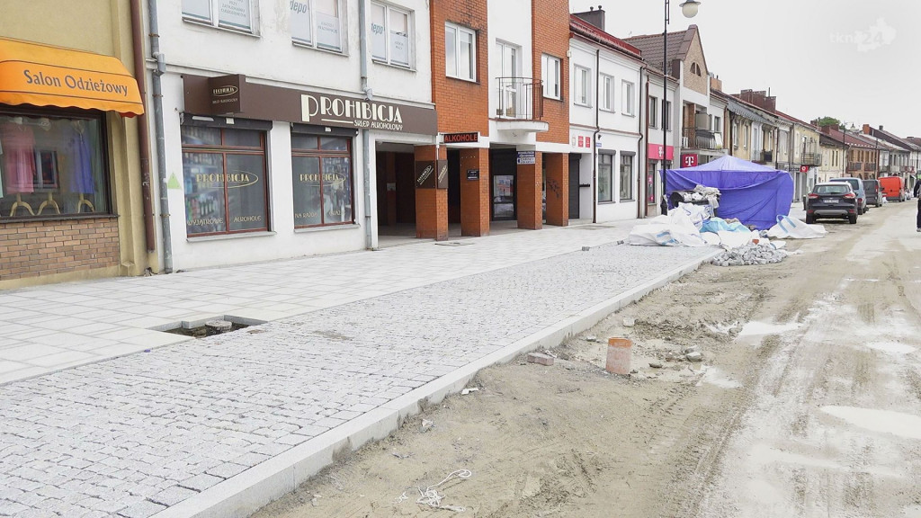 Zaglądamy do centrum Końskich. Jak przebiegają prace? [wideo, zdjęcia]