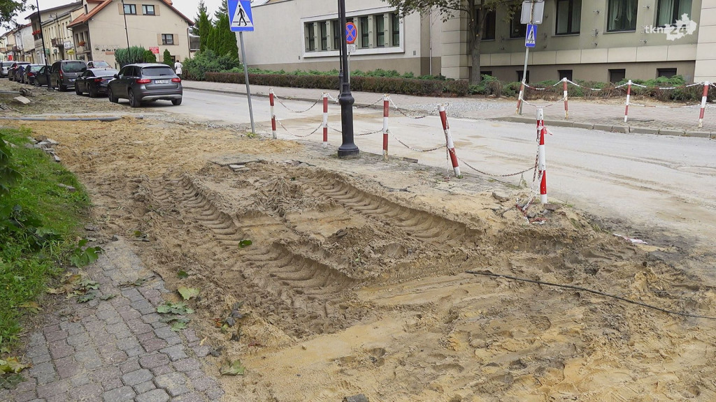 Zaglądamy do centrum Końskich. Jak przebiegają prace? [wideo, zdjęcia]
