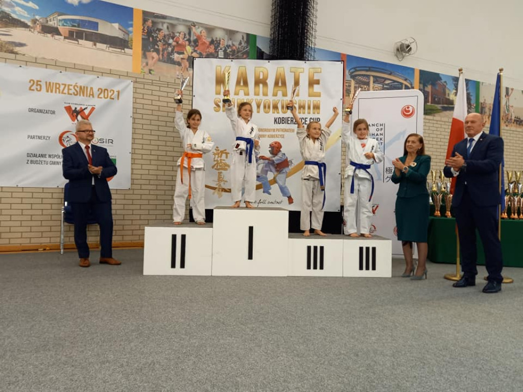 10 medali Koneckiego Klubu Karate w Kobierzycach! [zdjęcia]