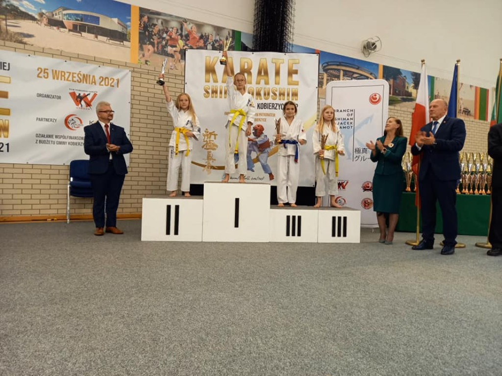 10 medali Koneckiego Klubu Karate w Kobierzycach! [zdjęcia]