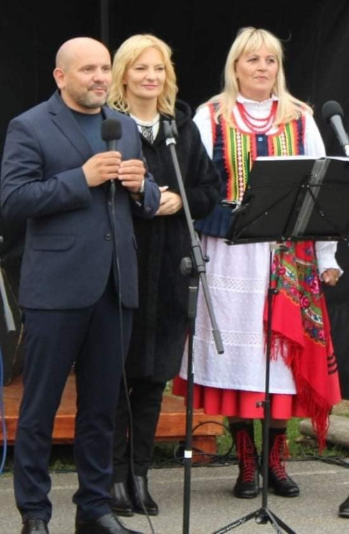 Znakomita zabawa w Hucisku z KGW 