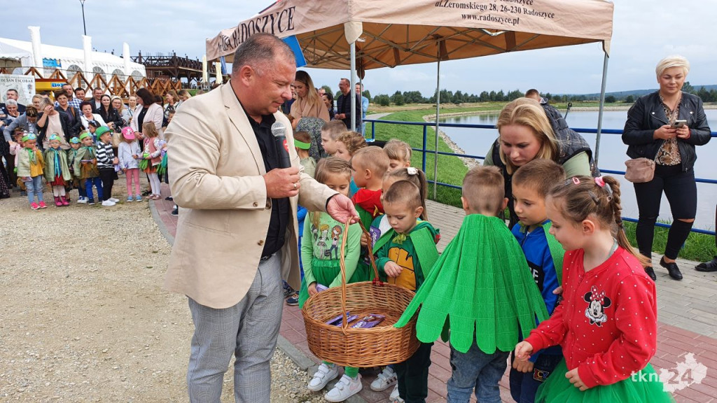 Nowe drzewa nad Antoniowem. Tak gmina dba o Czyste Powietrze [wideo, zdjęcia]