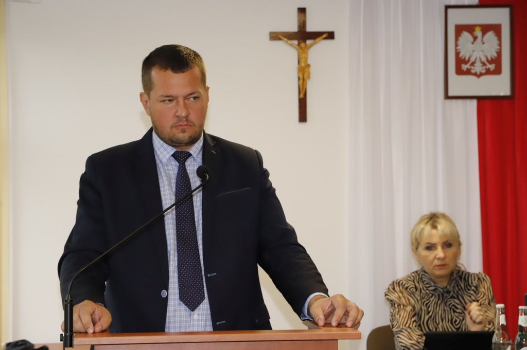 Informacyjna sesja Rady Powiatu. Mówiono też o drogach [wideo, zdjęcia]