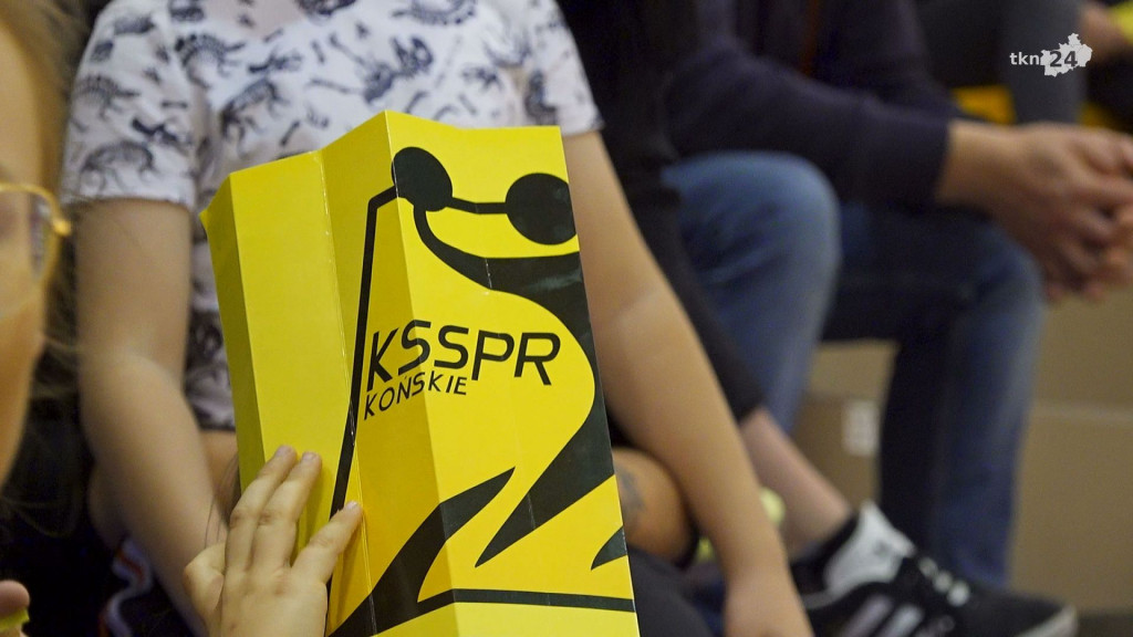 Mimo pełnej hali porażka KSSPR na nowym parkiecie [wideo, zdjęcia]