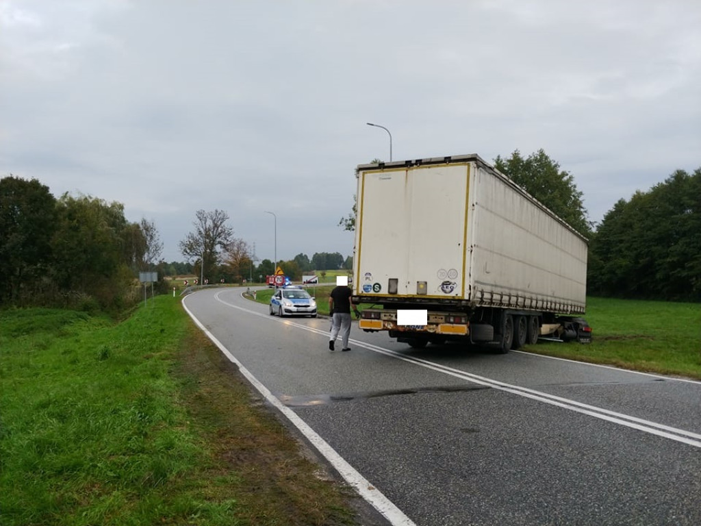 Uwaga! Ciężarówka blokuje drogę w Czermnie. Są objazdy