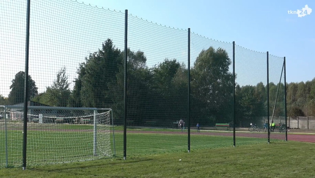 Piękna bieżnia i boisko już wykonane w Rudzie Malenieckiej [wideo, zdjęcia]