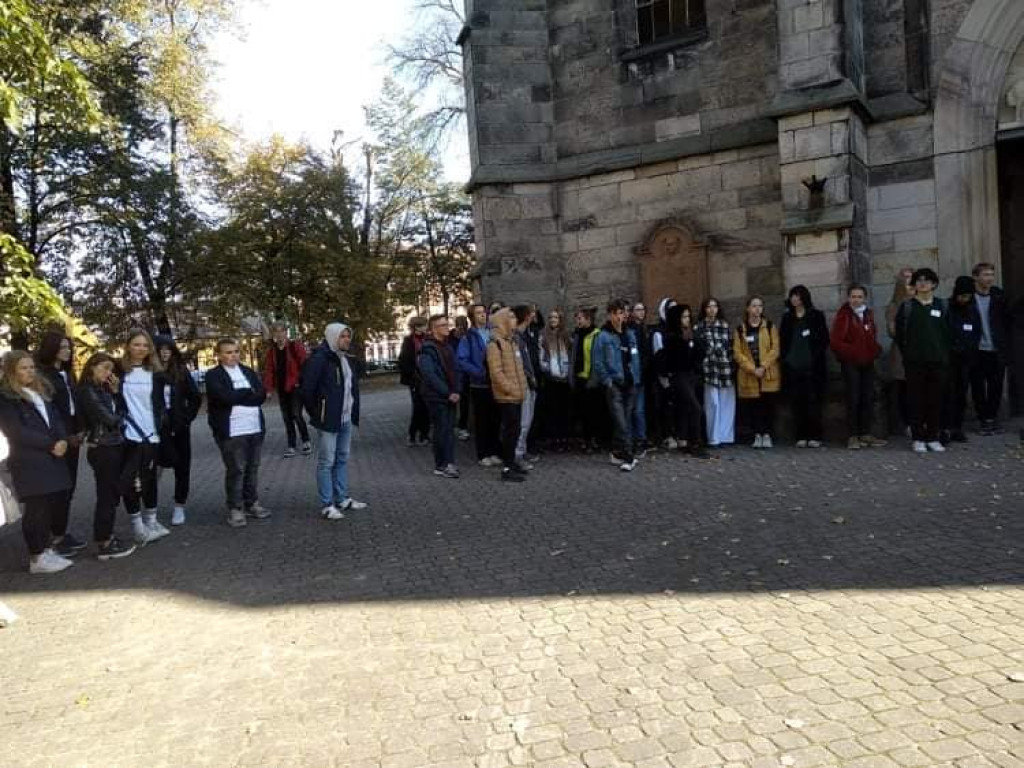 Powtórzyli spacer historyczny. Tym razem dla uczniów [zdjęcia]