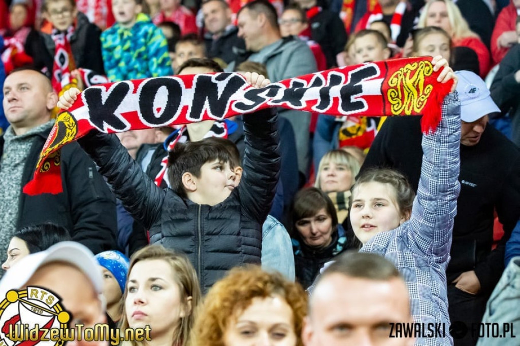 Dzieci z Końskich pojechały na mecz Widzewa [zdjęcia]
