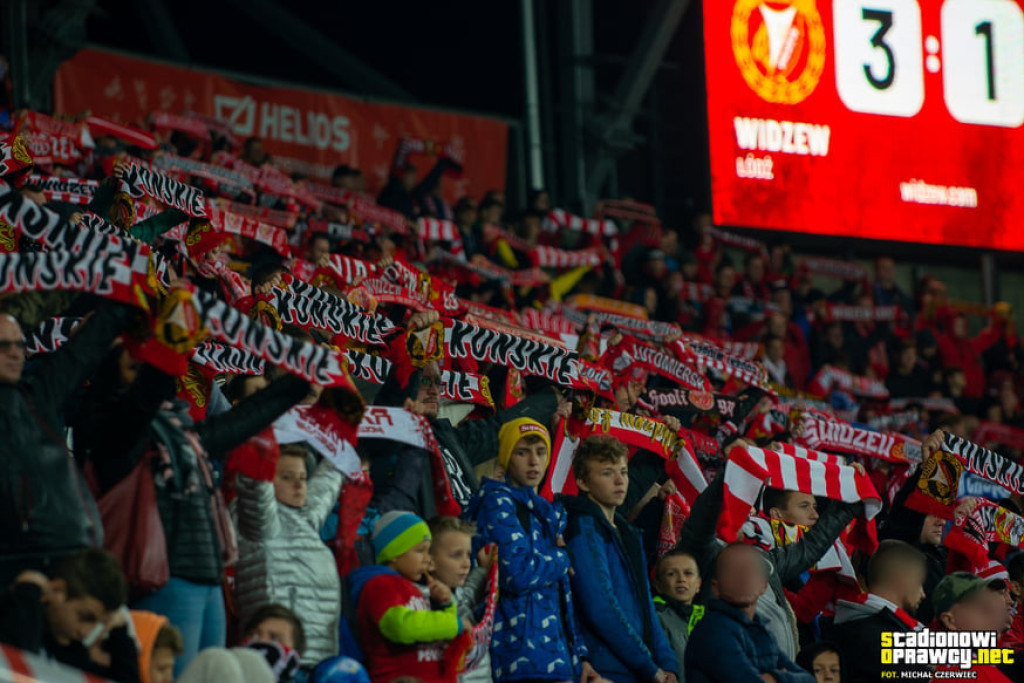 Dzieci z Końskich pojechały na mecz Widzewa [zdjęcia]