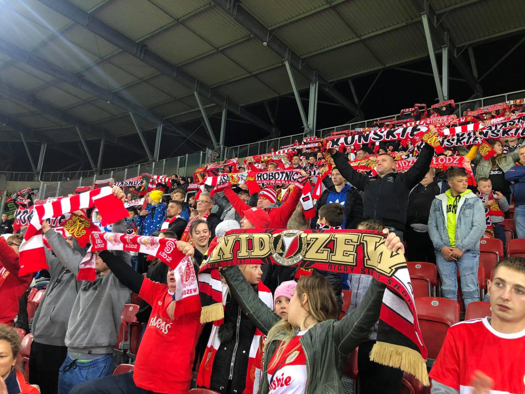 Dzieci z Końskich pojechały na mecz Widzewa [zdjęcia]