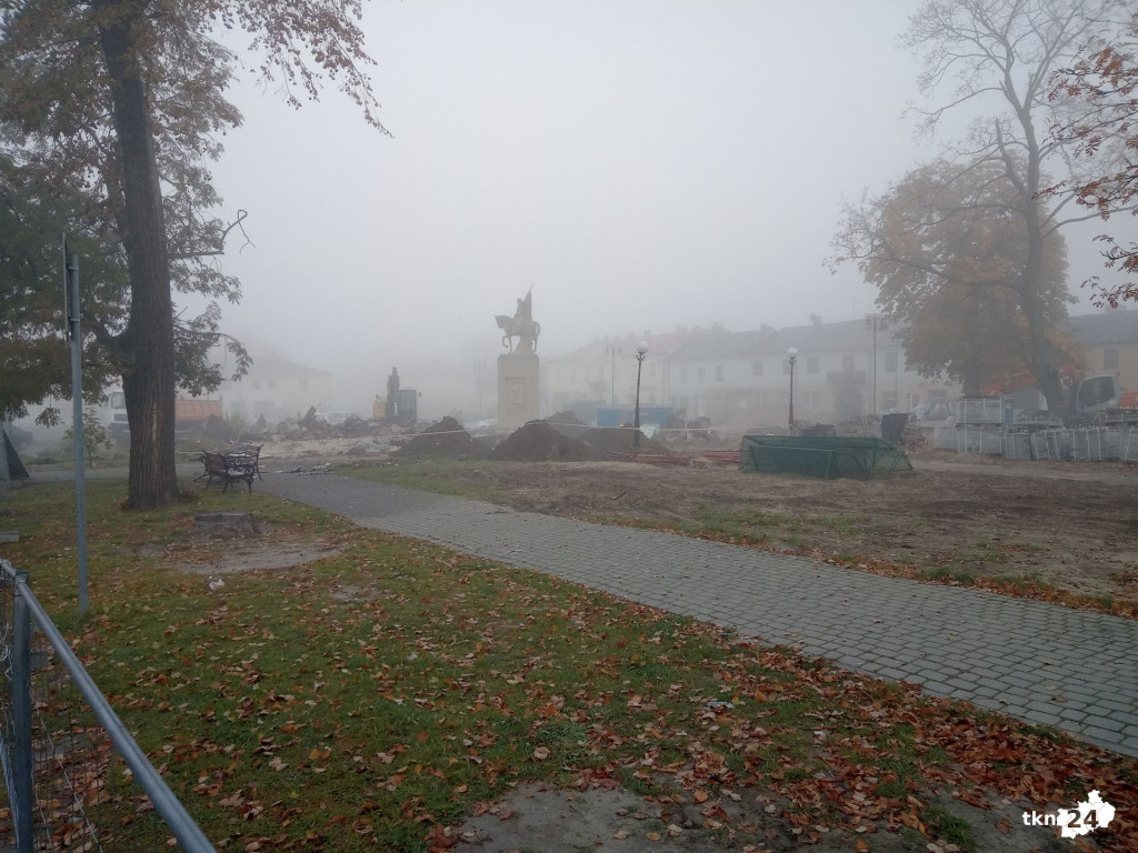 Szalet ze skwerku rozebrany! Zobaczcie historyczne zdjęcia [fotorelacja]