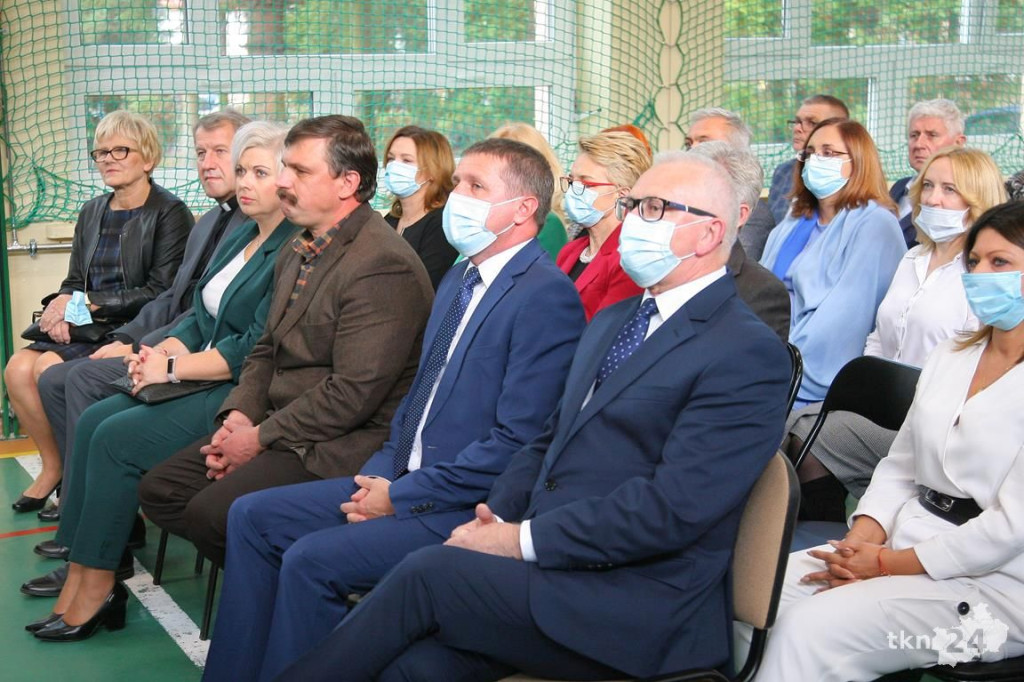 Piękne święto nauczycieli z gminy Końskie w Nieświniu. Z obawami w tle [wideo, zdjęcia]
