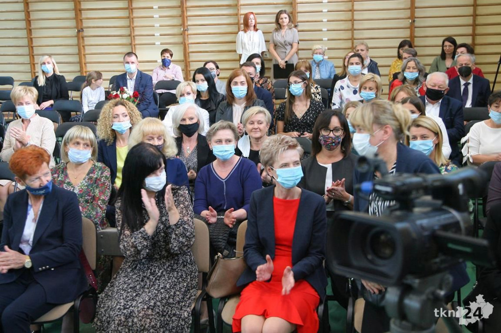 Piękne święto nauczycieli z gminy Końskie w Nieświniu. Z obawami w tle [wideo, zdjęcia]