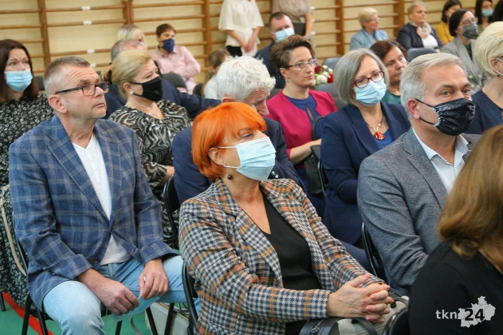 Piękne święto nauczycieli z gminy Końskie w Nieświniu. Z obawami w tle [wideo, zdjęcia]